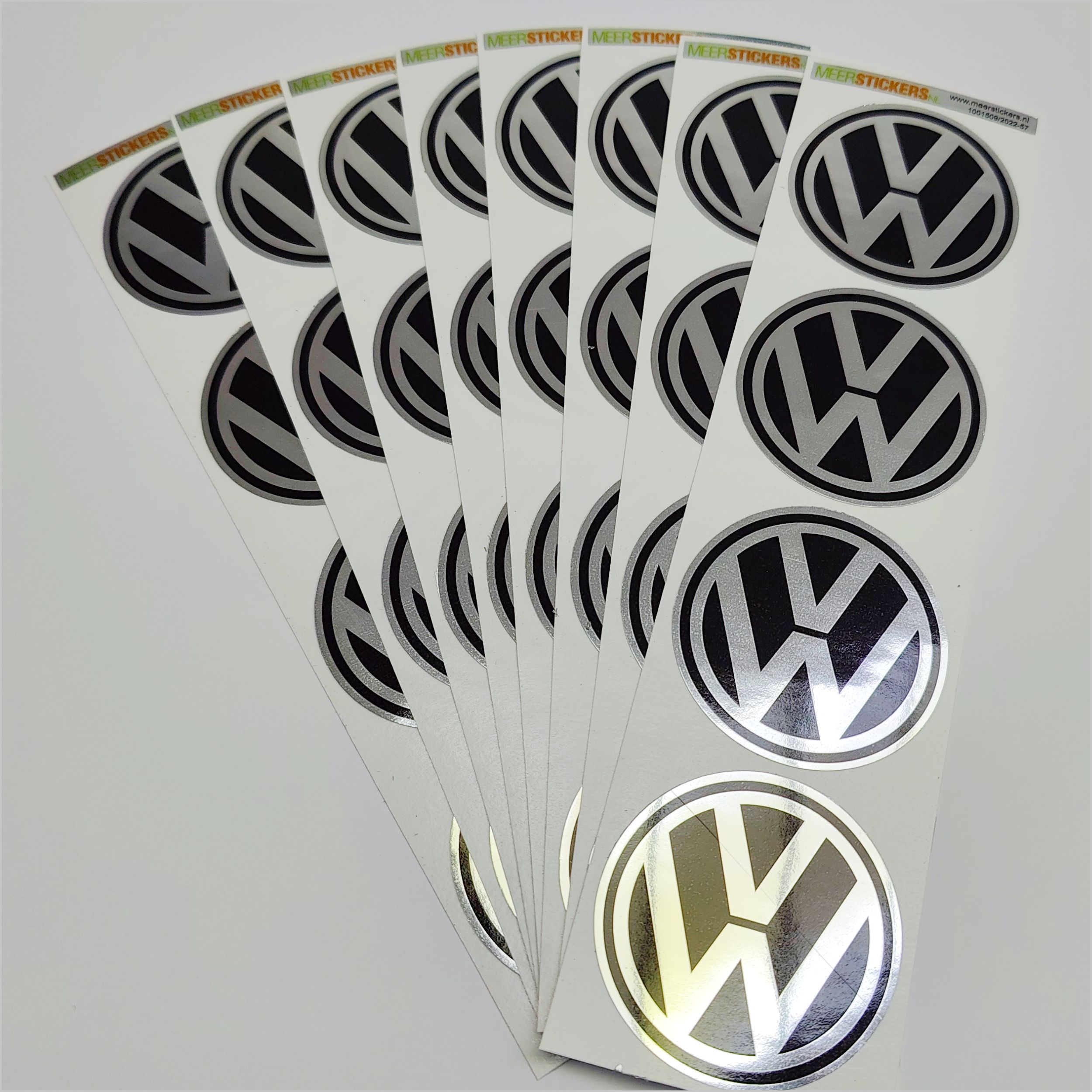 Wielnaaf stickers Volkswagen Zwart met Rand Chroom